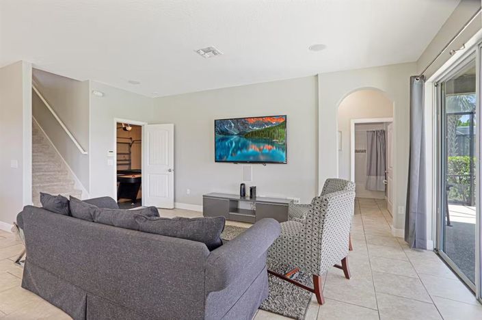 Image No.7-6 Bed Property for sale