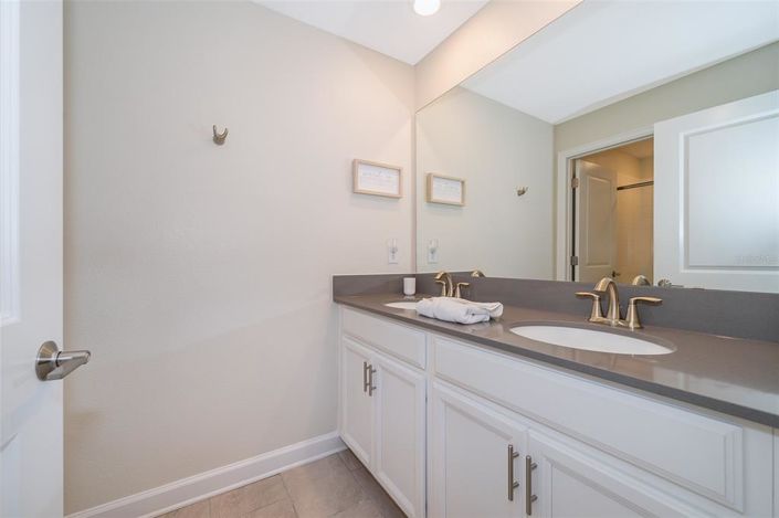 Image No.18-4 Bed Townhouse for sale