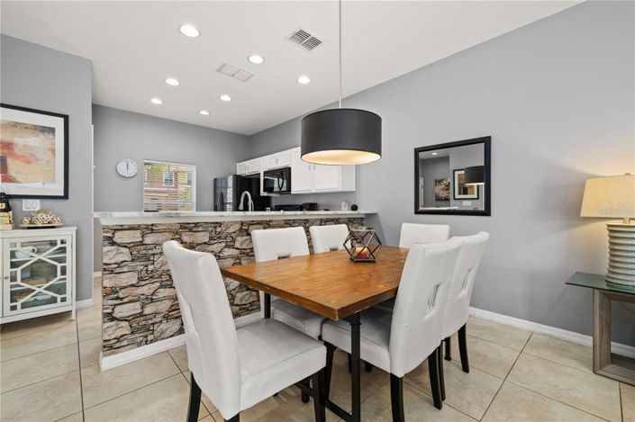 Image No.13-3 Bed Townhouse for sale