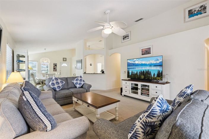 Image No.15-4 Bed Property for sale