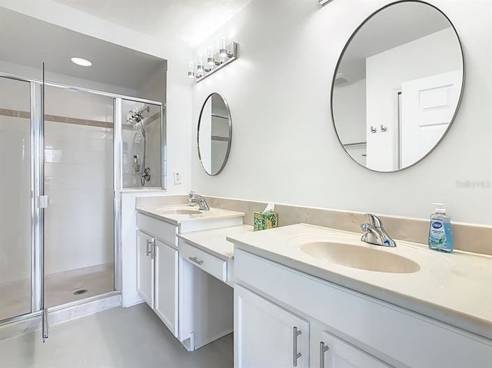 Image No.20-3 Bed Property for sale