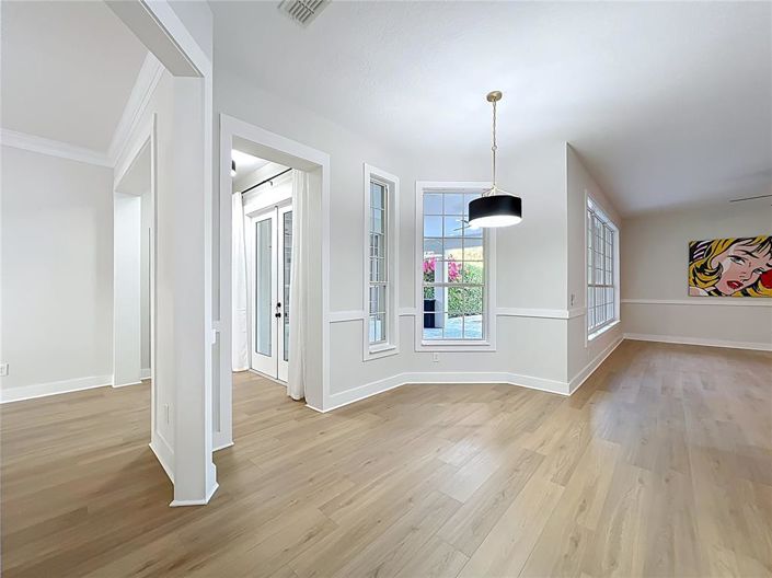 Image No.12-5 Bed Property for sale