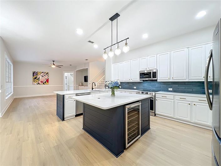 Image No.15-5 Bed Property for sale