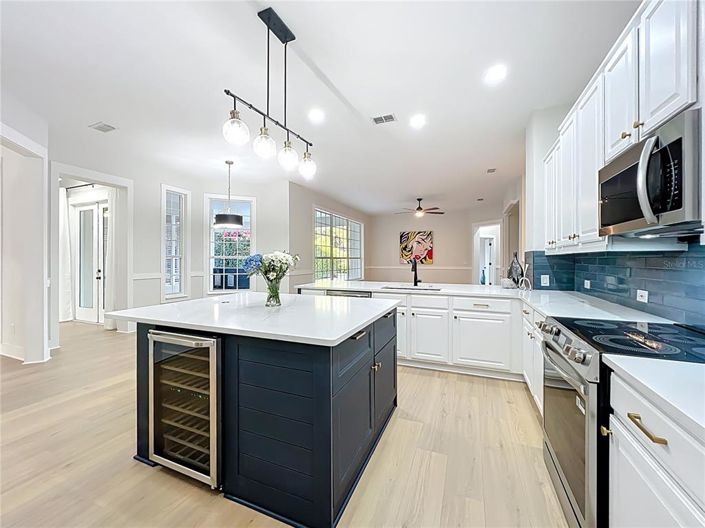 Image No.17-5 Bed Property for sale