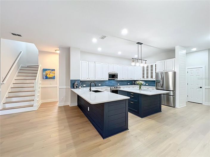 Image No.21-5 Bed Property for sale