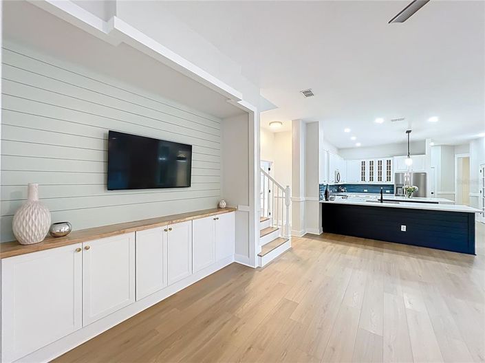 Image No.24-5 Bed Property for sale