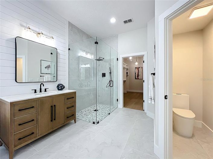 Image No.33-5 Bed Property for sale