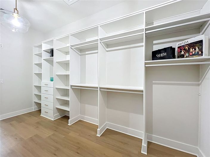 Image No.37-5 Bed Property for sale