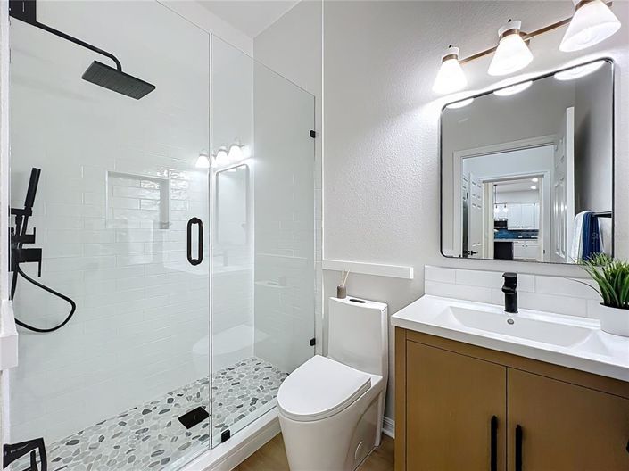 Image No.40-5 Bed Property for sale