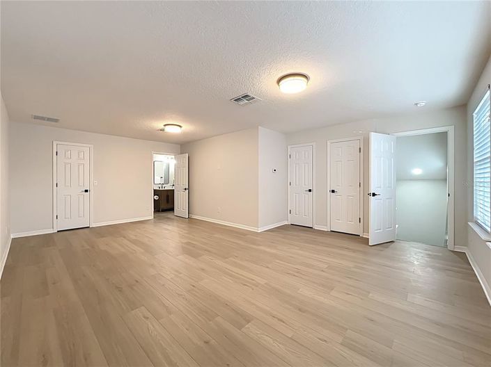 Image No.48-5 Bed Property for sale