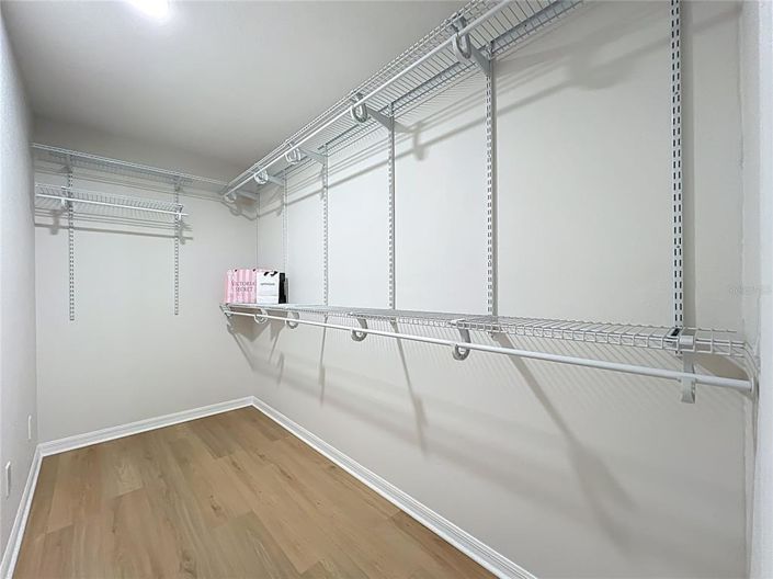 Image No.51-5 Bed Property for sale