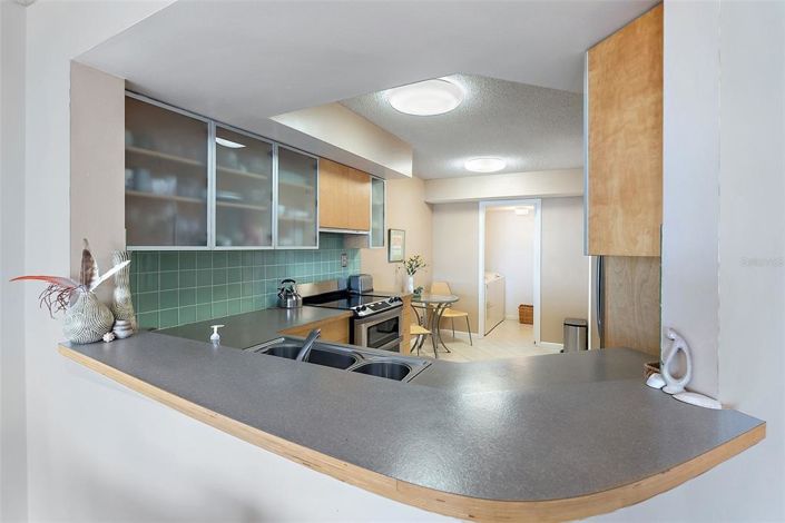 Image No.10-2 Bed Property for sale