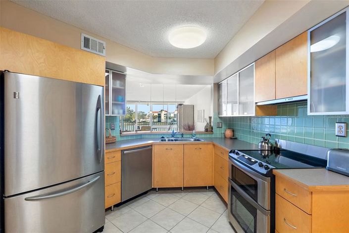 Image No.13-2 Bed Property for sale