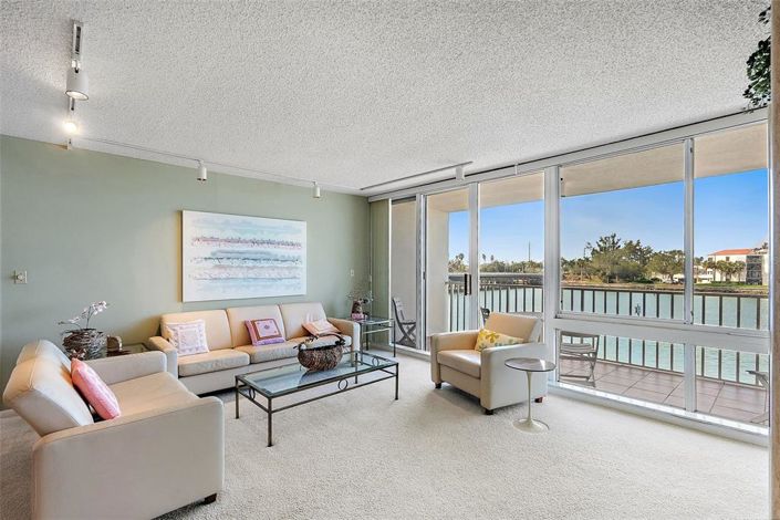 Image No.16-2 Bed Property for sale