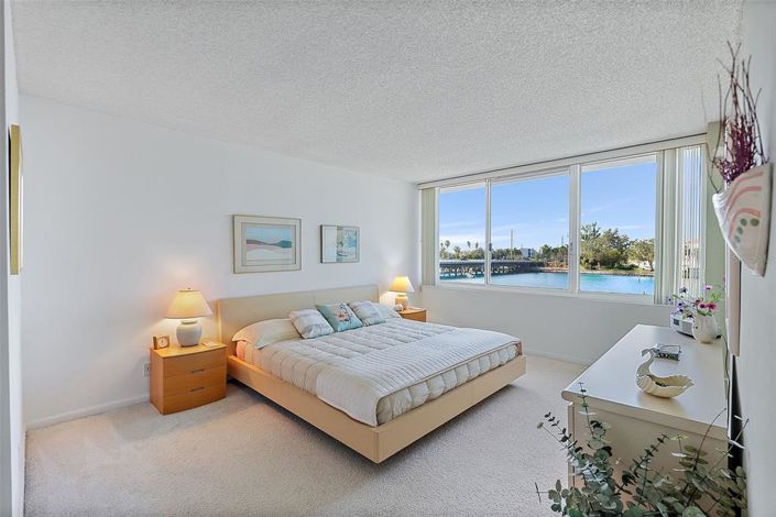 Image No.18-2 Bed Property for sale