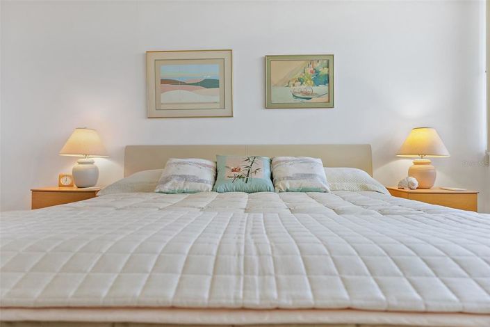 Image No.19-2 Bed Property for sale