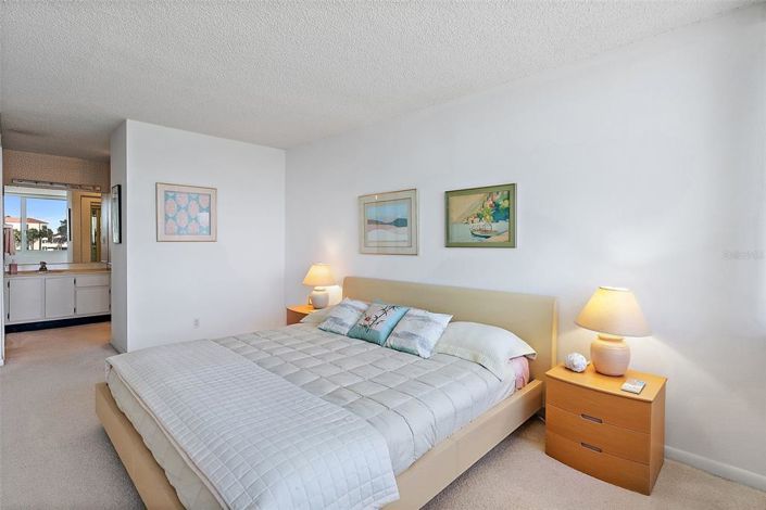 Image No.21-2 Bed Property for sale