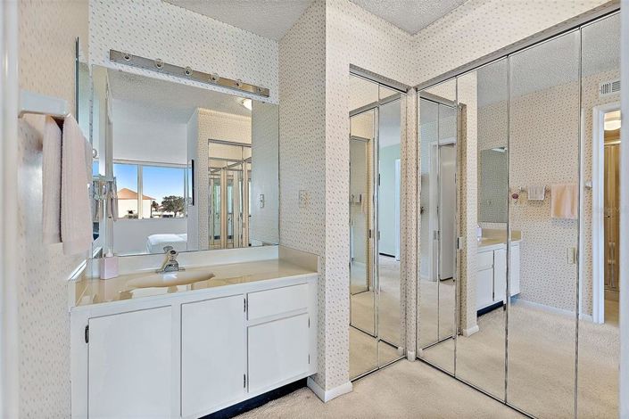 Image No.22-2 Bed Property for sale