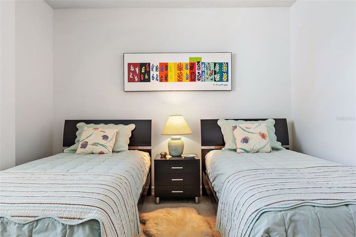 Image No.33-2 Bed Property for sale