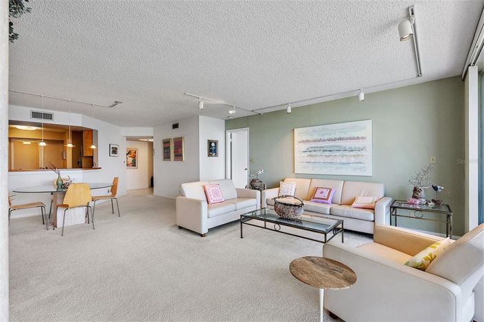 Image No.8-2 Bed Property for sale