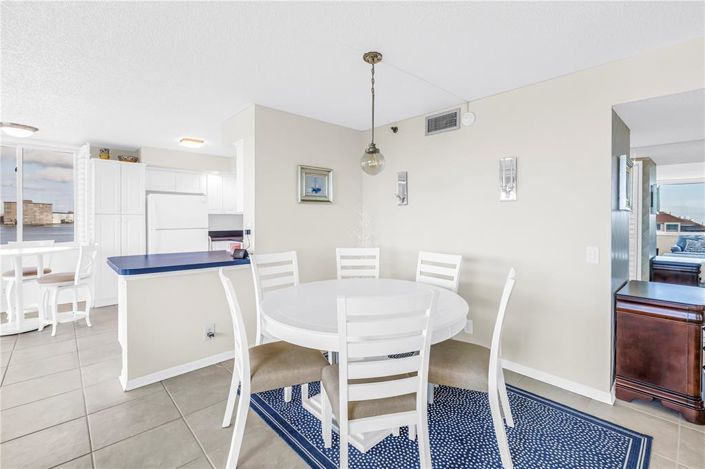 Image No.12-2 Bed Property for sale