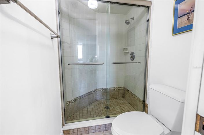 Image No.28-2 Bed Property for sale