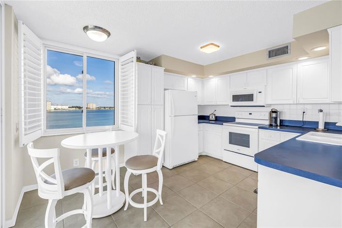 Image No.7-2 Bed Property for sale