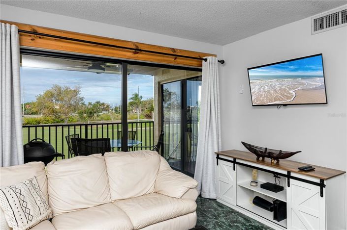 Image No.17-2 Bed Property for sale