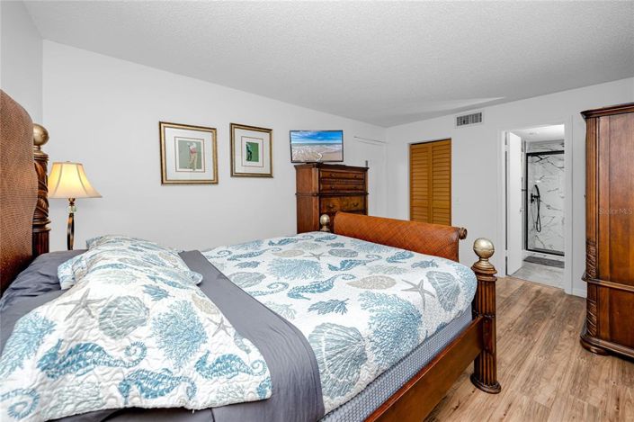 Image No.21-2 Bed Property for sale