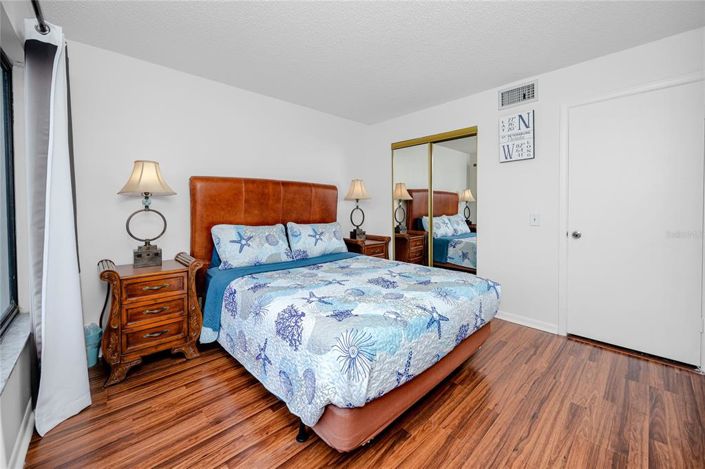 Image No.30-2 Bed Property for sale