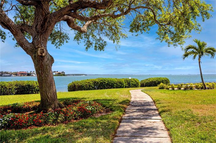 Image No.40-2 Bed Property for sale