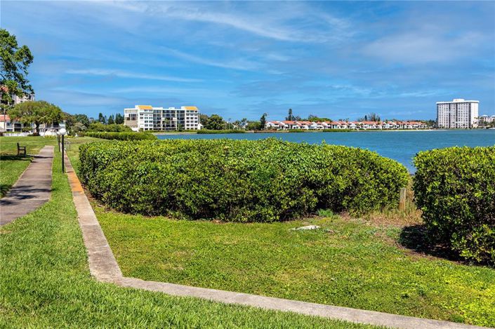 Image No.41-2 Bed Property for sale