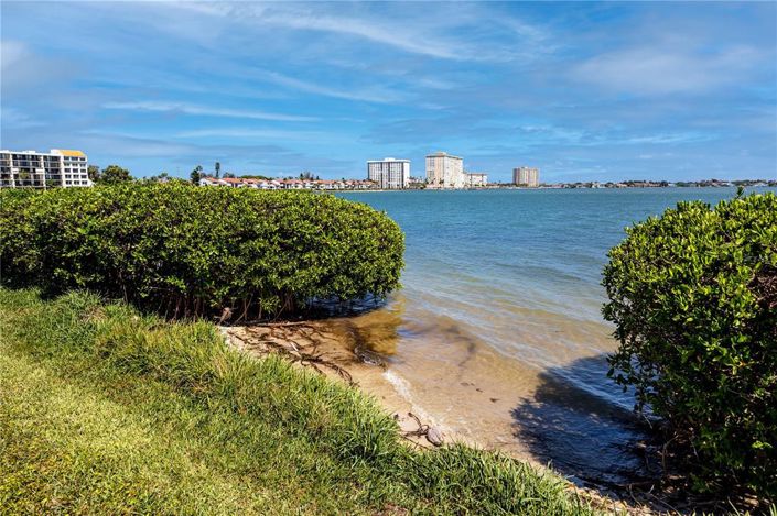 Image No.42-2 Bed Property for sale