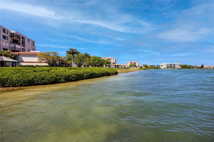 Image No.44-2 Bed Property for sale