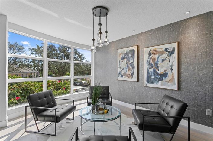 Image No.10-2 Bed Property for sale