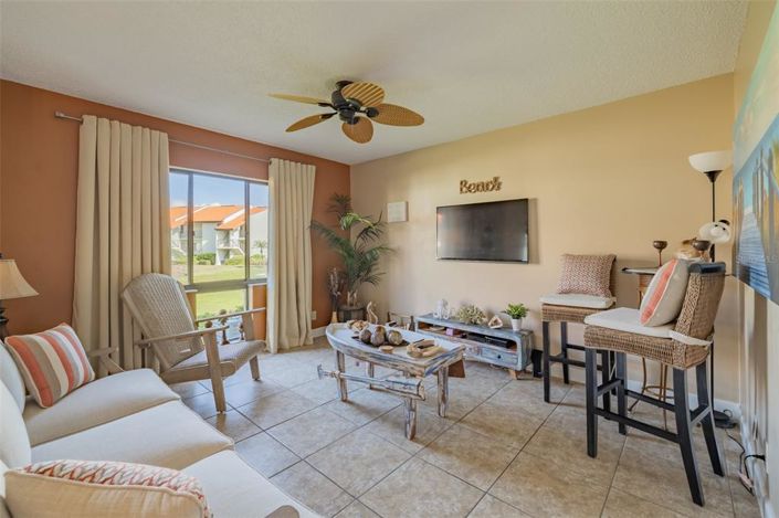 Image No.10-1 Bed Property for sale