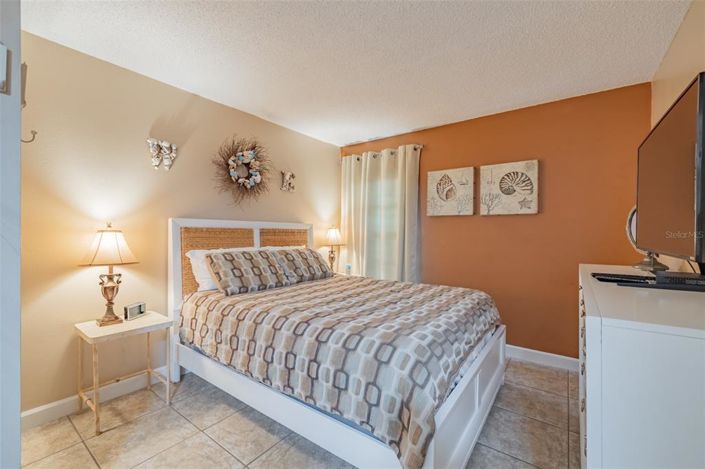 Image No.15-1 Bed Property for sale