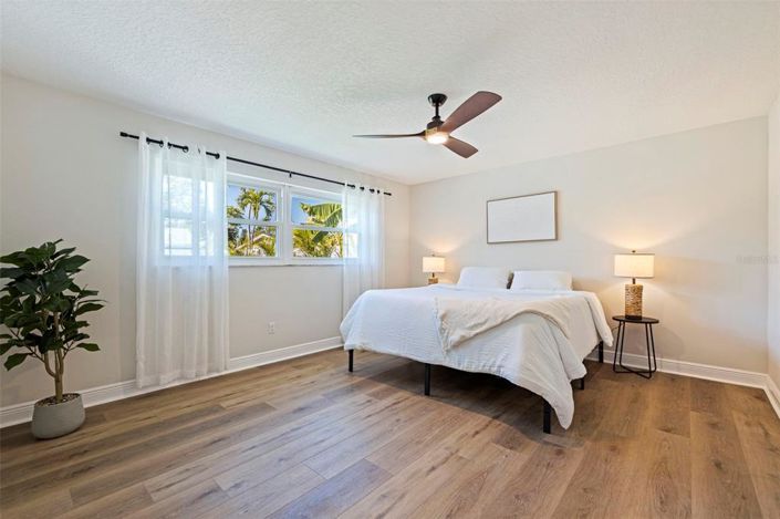 Image No.20-3 Bed Property for sale