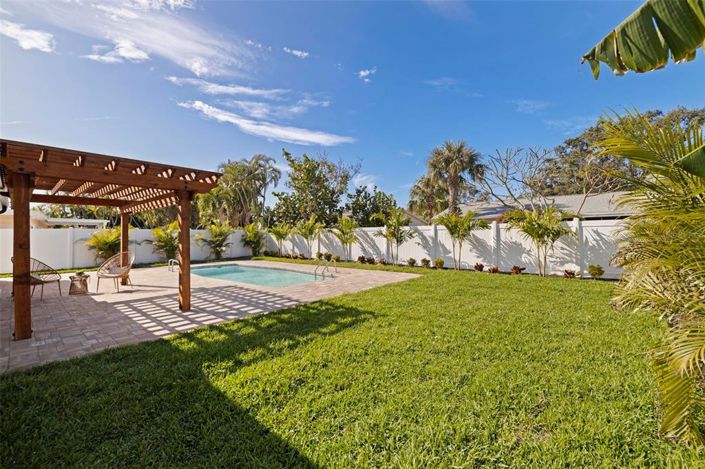 Image No.27-3 Bed Property for sale