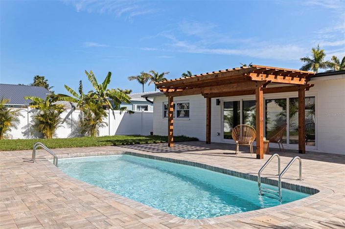 Image No.30-3 Bed Property for sale