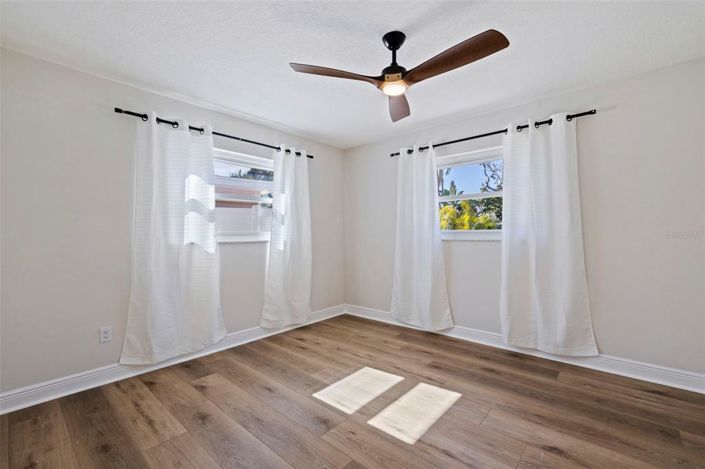 Image No.36-3 Bed Property for sale