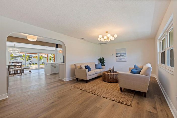 Image No.8-3 Bed Property for sale