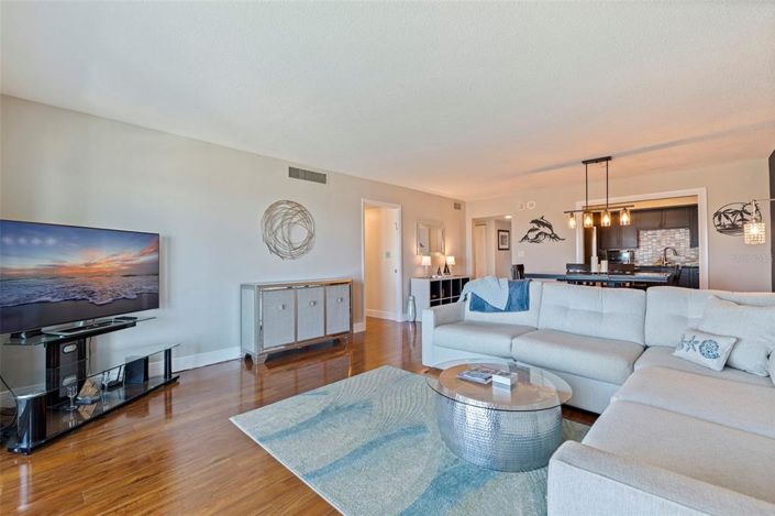 Image No.22-2 Bed Property for sale