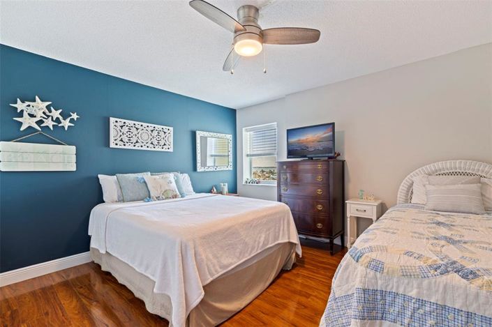 Image No.30-2 Bed Property for sale