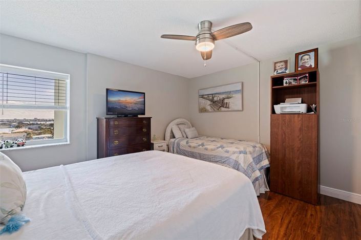 Image No.31-2 Bed Property for sale