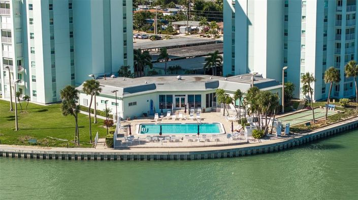 Image No.35-2 Bed Property for sale