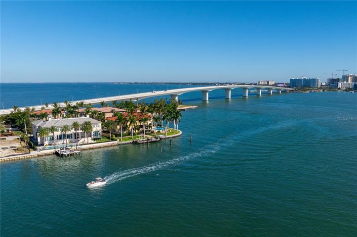 Image No.23-5 Bed Property for sale