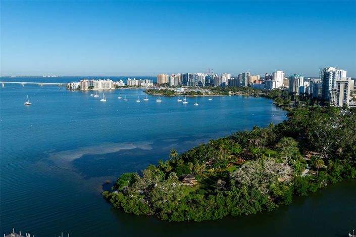 Image No.24-5 Bed Property for sale