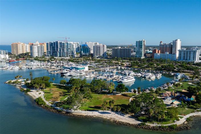 Image No.26-5 Bed Property for sale