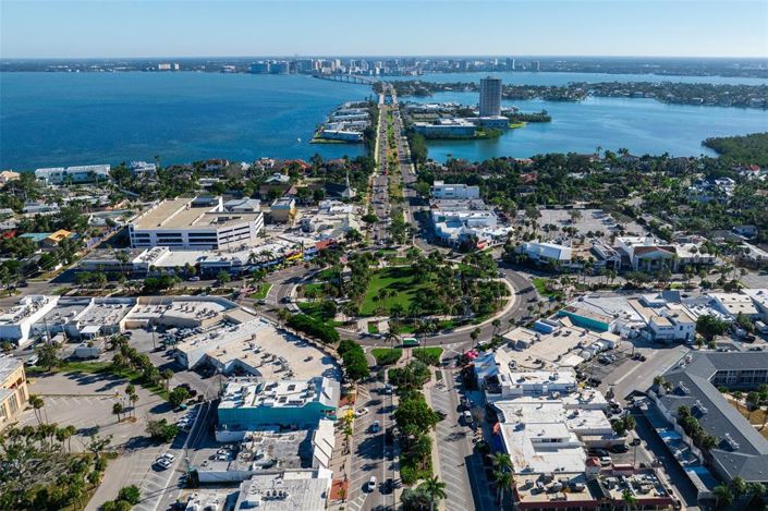 Image No.27-5 Bed Property for sale